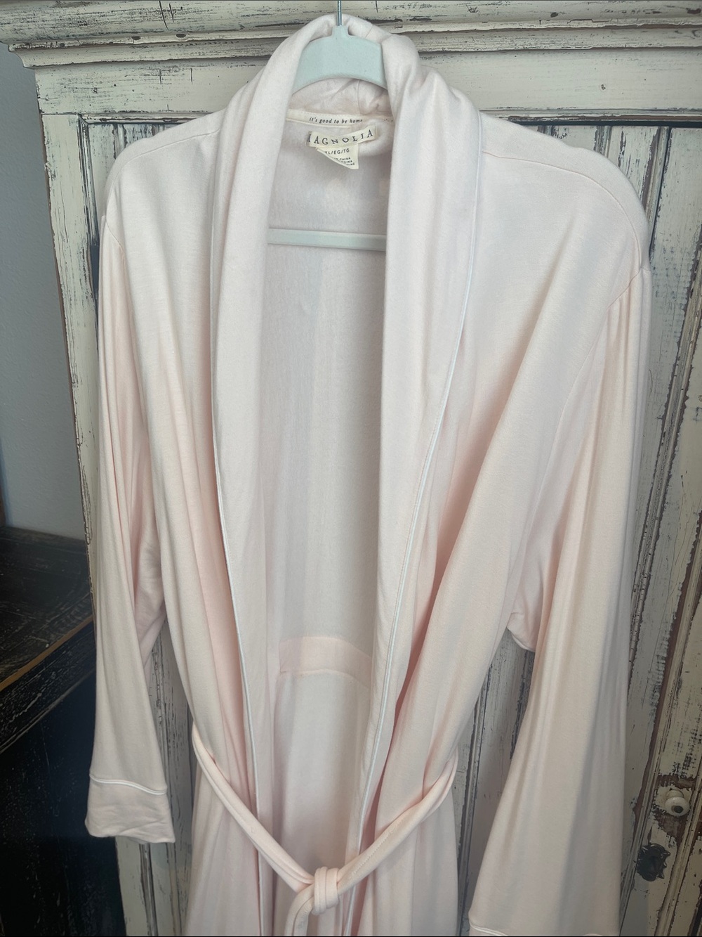 Magnolia Size Large Pale Pink Wrap Robe with White Trim